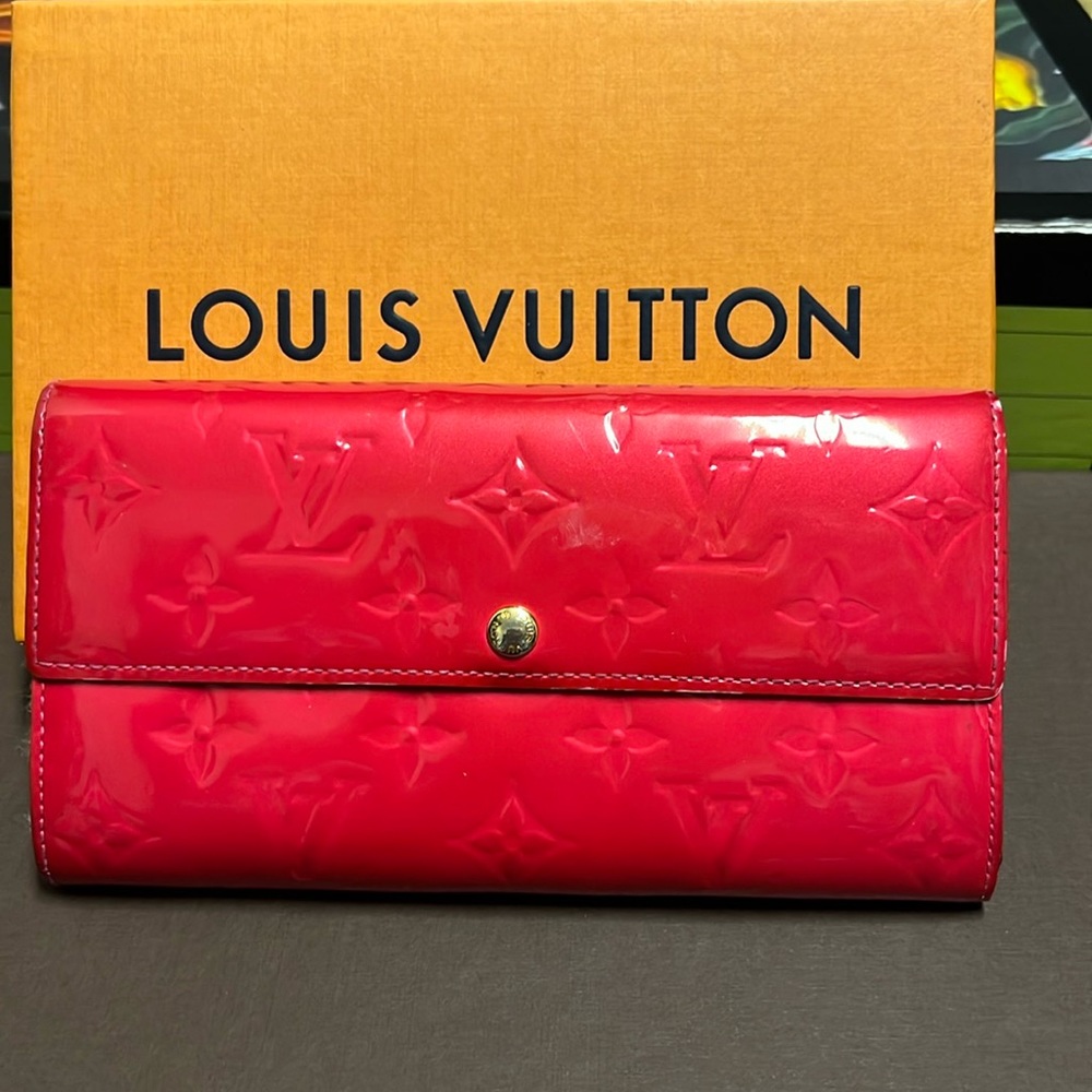 Louis Vuitton Pink Vernis SARAH long wallet